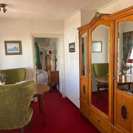 Hotel Hanzestadslogement De Leeuw in het centrum, Snoepwinkel, Hanzemuseum, Koffieschenkerij met Binnenplaats, Kamers met keukentje en Ontbijtservice-2